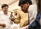 प्रभारी मंत्री के सामने मंच पर बेहोश होकर गिरे विधायक सुशील शाक्य, कार्यक्रम में मचा हड़कंप