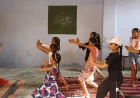 जर्जर भवन का छज्जा गिरा, बड़ा हादसा टला: 65 बच्चों की सुरक्षा पर मंडराया खतरा