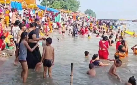 सोमवती अमावस्या पर उमड़ा आस्था का सैलाब, 20 हजार श्रद्धालुओं ने गंगा में लगाई डुबकी