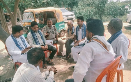 Kasganj news पिछले दिनों चार वर्षीय मासूम आरोही की निर्मम हत्या कर दी गई, बसपा का प्रतिनिधि मंडल पंहुचा पीड़ित परिवार के बीच 