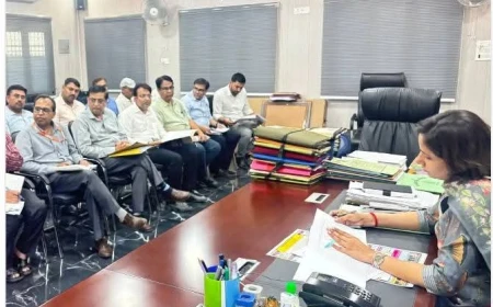 बाढ़ से निपटने को फर्रुखाबाद प्रशासन पूरी तरह सतर्क, डीएम डॉ. अंकुर लाठर ने अधिकारियों को दिए सख्त निर्देश