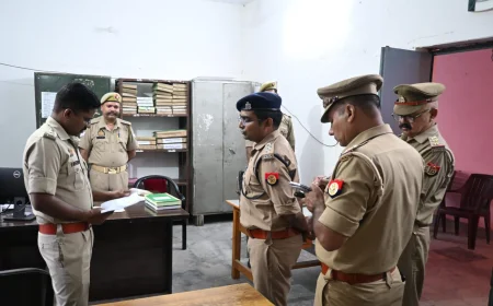 Etah News : क्षेत्राधिकारी कार्यालय का वरिष्ठ पुलिस अधीक्षक द्वारा औचक निरीक्षण