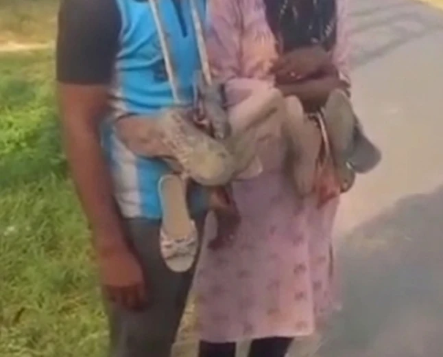 भाभी-देवर को प्रेम प्रसंग के शक में दी गई अपमानजनक सजा, जूतों की माला पहनाकर गांव में घुमाया