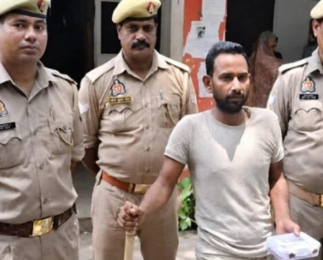 7 महीने से पुलिस को चकमा दे रहा शातिर चोर गिरफ्तार, सोने के गहने और नकदी बरामद