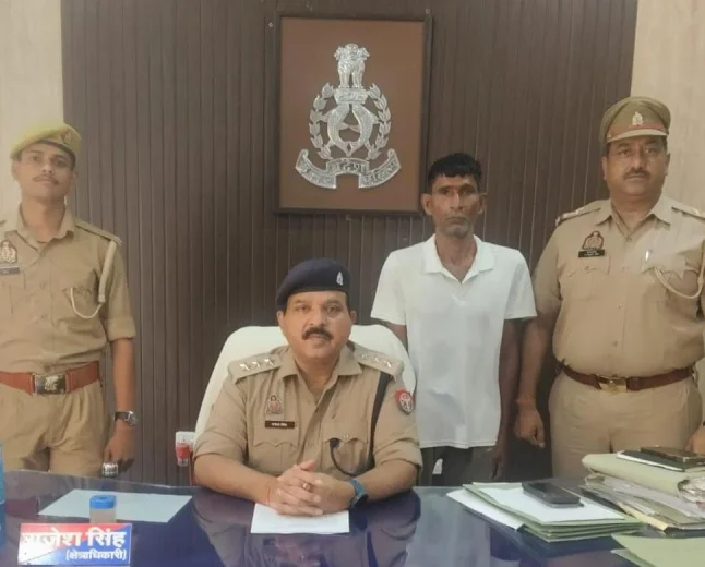 25 हजार के इनामी आरोपी को अवैध तमंचे समेत दबोचा