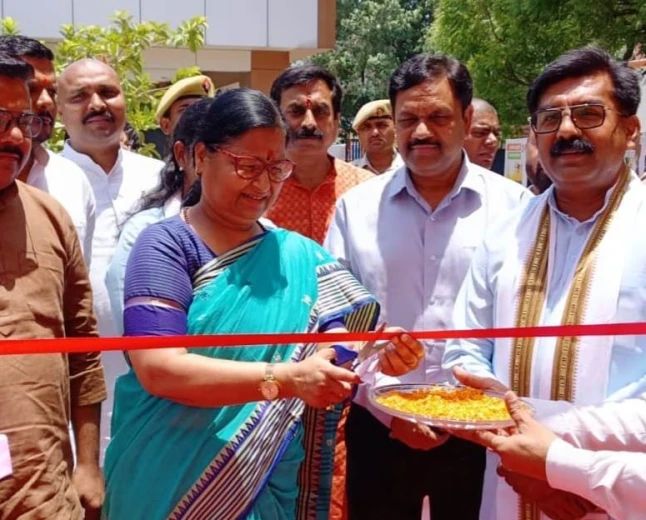 भव्य चित्र प्रदर्शनी का उद्घाटन: सरकार की विकास यात्रा और जनकल्याणकारी योजनाओं की दिखी झलक