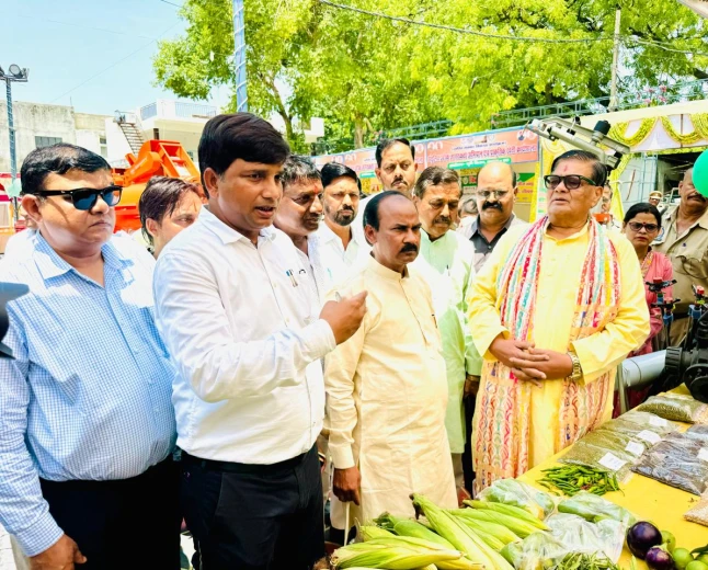 एटा में प्राकृतिक खेती कार्यशाला का भव्य आयोजन, किसानों को दी गई उन्नत कृषि तकनीकों की जानकारी