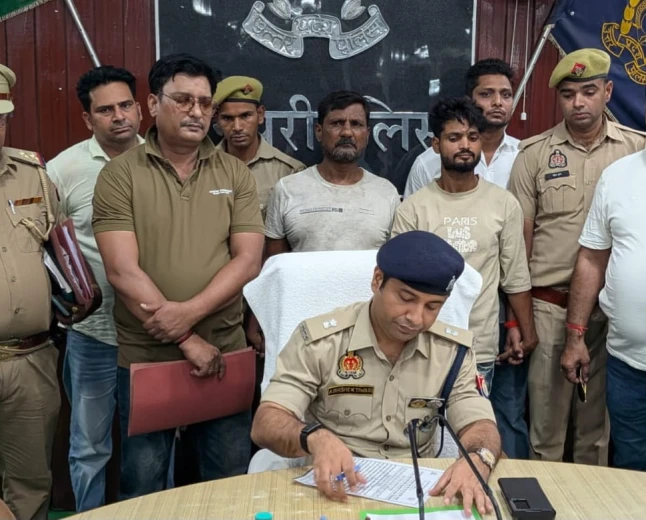 अंतर्जनपदीय वाहन चोर गिरोह का पर्दाफाश, 8 चोरी की बाइकों के साथ दो शातिर चोर गिरफ्तार