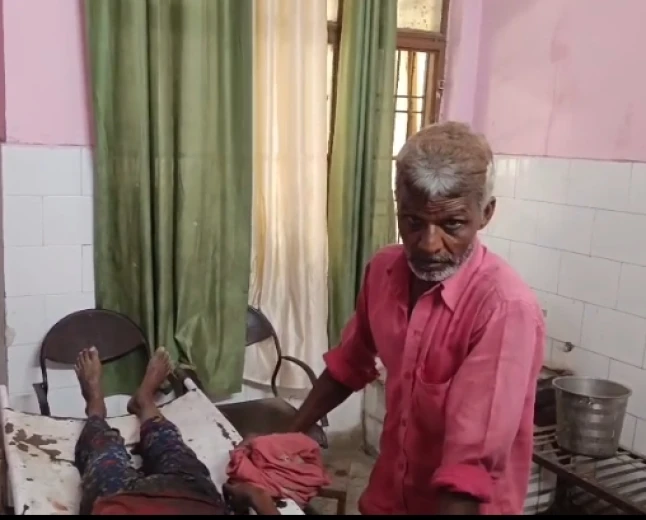 जामुन तोड़ने पेड़ पर चढ़ी 12 वर्षीय बालिका की गिरकर मौत, परिवार में मचा कोहराम