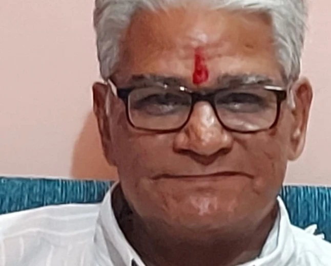 तलवे चाटने का हुनर