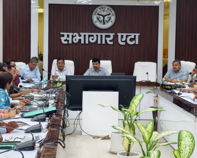 स्वास्थ्य सेवाओं में सुधार को लेकर जिलाधिकारी ने दिए सख्त निर्देश
