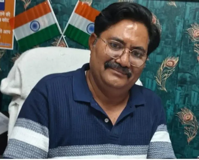 फर्रुखाबाद को मिले नए सीएमओ, डॉ. आनंद उपाध्याय ने संभाला पदभार