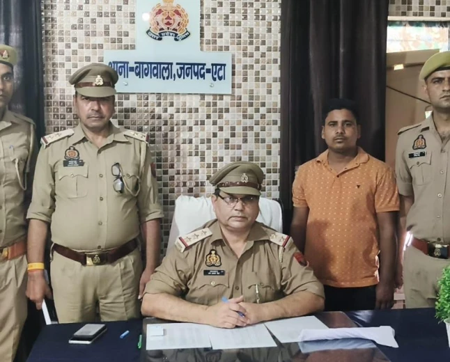 25 हजार के इनामिया आरोपी को पुलिस ने किया गिरफ्तार, कुल्हाड़ी बरामद