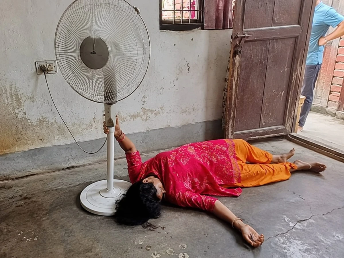 फर्राटा पंखे में उतरे करंट से महिला की मौत, तीन बच्चों के सिर से उठा मां का साया