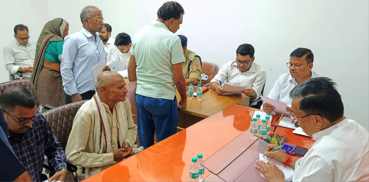 जन-सुनवाई में बोले पर्यटन मंत्री: गरीबों की भूमि पर कब्जा करने वालों पर दर्ज हो एफआईआर