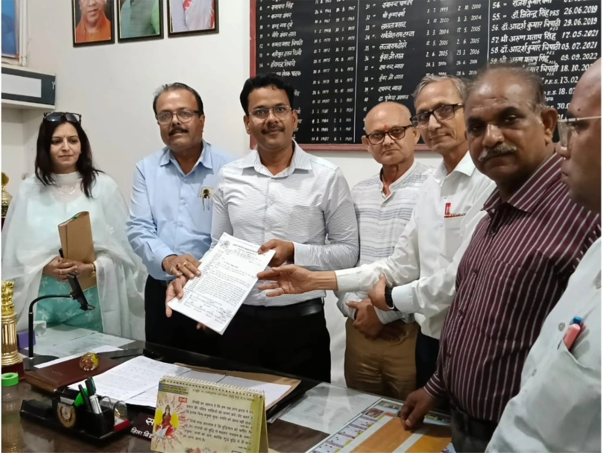 फर्रुखाबाद: कन्या विद्या पीठ की प्राचार्या का निलंबन विवादों में