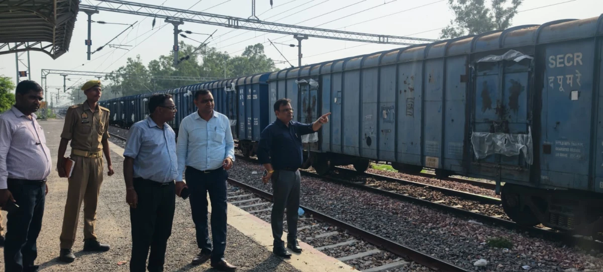 Etah News : रेलवे से बिना मंडी शुल्क 24,900 कुंतल मक्का भेजने का भंडाफोड़, ₹8.72 लाख का जुर्माना