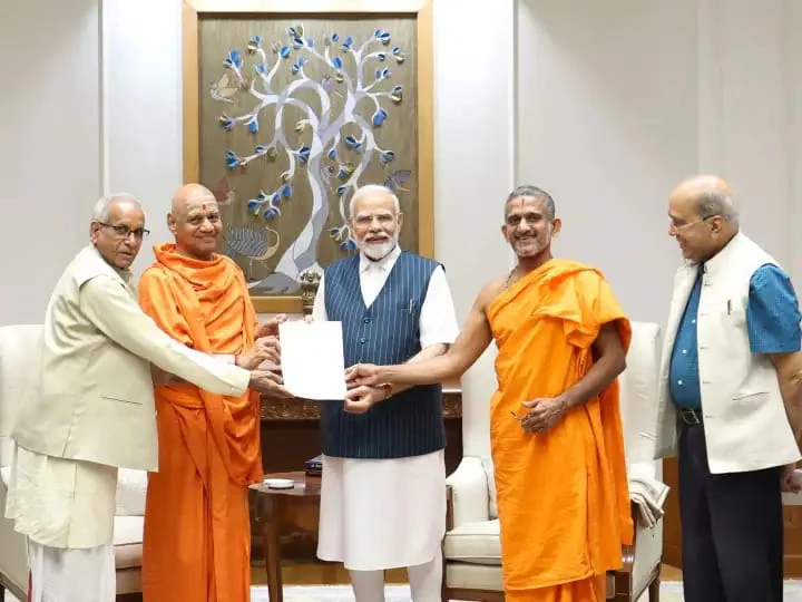 न माथे पर शिकन, न किसी तरह की लाज या शरम : इतनी ढिठाई कहाँ से आती है?