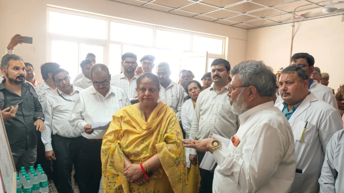 मंडलायुक्त ने मेडिकल कॉलेज नर्सिंग कॉलेज परिसर एवं 43वीं वाहिनी पीएसी की जी+11 निर्माणाधीन परियोजनाओं का किया निरीक्षण
