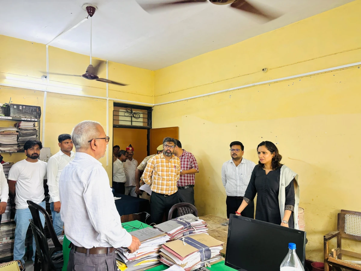 मक्का खरीद केंद्र पर भ्रष्टाचार के गंभीर आरोप: ‘फिंगर प्रिंट’ के नाम पर वसूली की शिकायत, डीएम ने बैठाई जांच