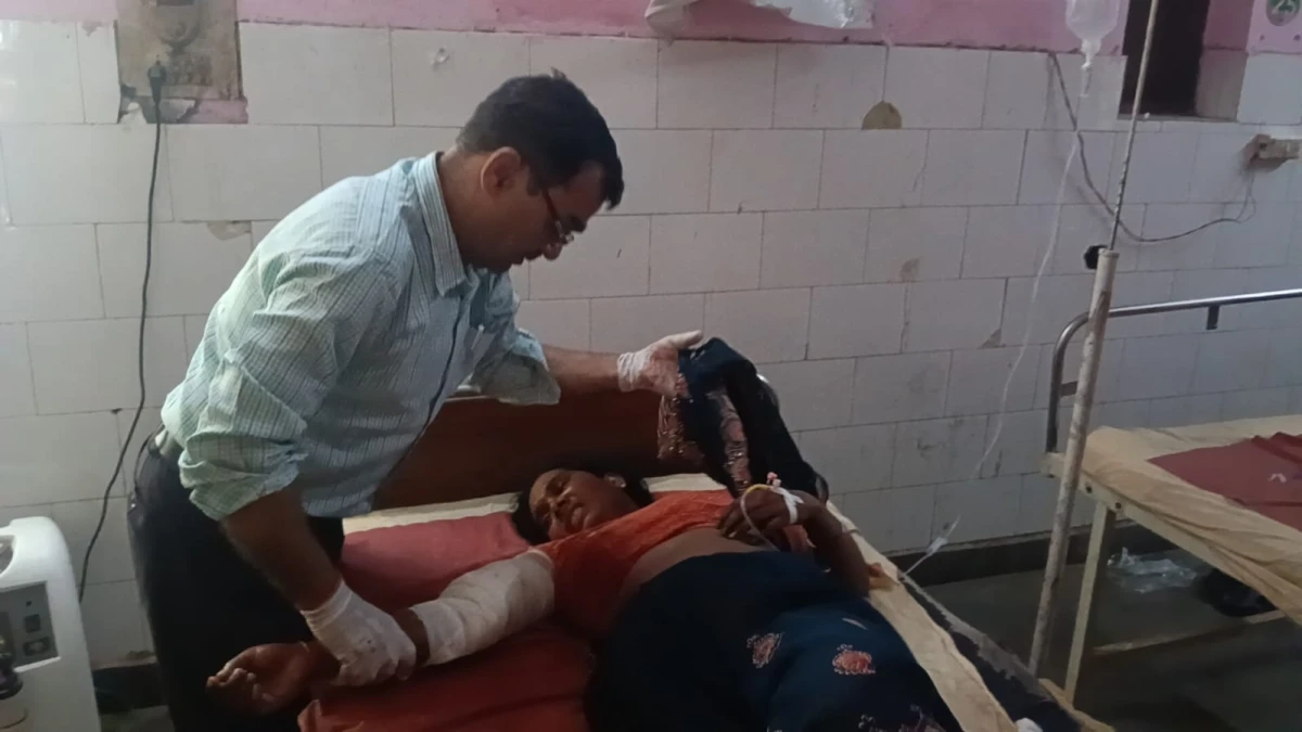 Farrukhabad News : संदिग्ध परिस्थितियों में महिला को लगी गोली, लोहिया अस्पताल रेफर