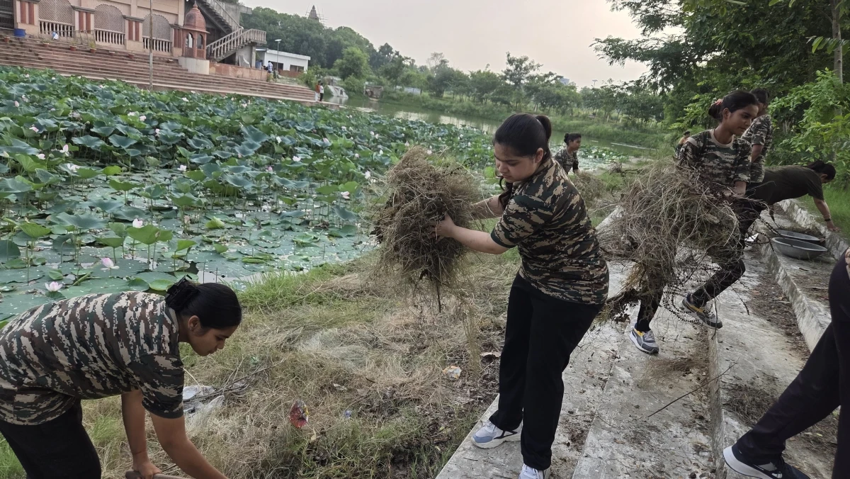 अगर हर हाथ उठे सफाई के लिए, तो हर गांव बने स्वच्छता की मिसाल