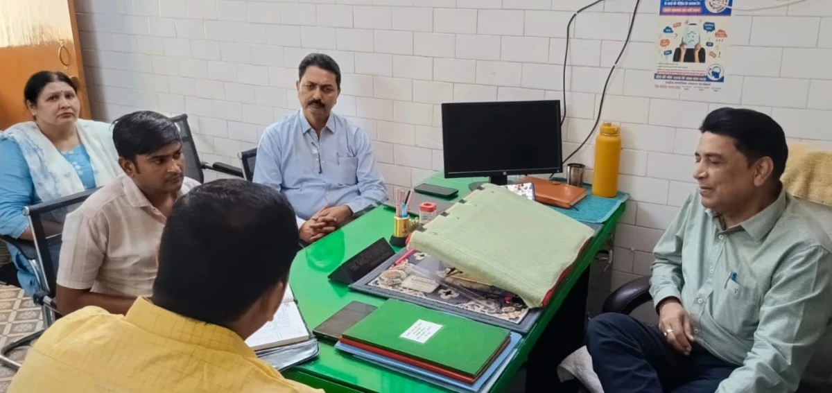सीएमओ के औचक निरीक्षण में पीएचसी बरनाहल के 6 कर्मचारी गैरहाजिर, वेतन काटने के निर्देश