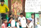 न्याय की चौखट पर टूटा भरोसा! पीड़िता ने घर पर टांगा 'मकान बिकाऊ' का पोस्टर, बोली— अब पलायन ही आखिरी रास्ता