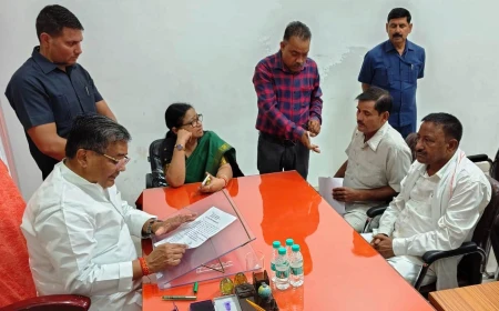 मैनपुरी में पर्यटन मंत्री ने सुनीं जन-समस्याएं, अधिकारियों को दिए समयबद्ध और निष्पक्ष निस्तारण के निर्देश