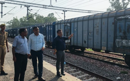 Etah News : रेलवे से बिना मंडी शुल्क 24,900 कुंतल मक्का भेजने का भंडाफोड़, ₹8.72 लाख का जुर्माना