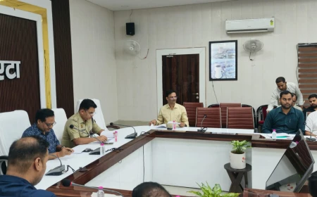 एटा में स्कूल वाहनों पर बड़ी कार्रवाई, 65 के चालान और 43 वाहन सीज; बच्चों की सुरक्षा से खिलवाड़ पर होगी सख्ती