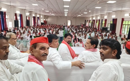 एटा में समाजवादी पार्टी ने मनाया संविधान मान स्तंभ दिवस