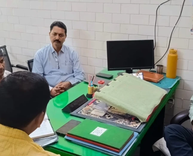 सीएमओ के औचक निरीक्षण में पीएचसी बरनाहल के 6 कर्मचारी गैरहाजिर, वेतन काटने के निर्देश