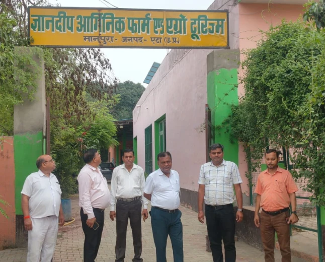 प्रगतिशील किसान के मॉडल फार्म का मुख्य विकास अधिकारी ने किया निरीक्षण