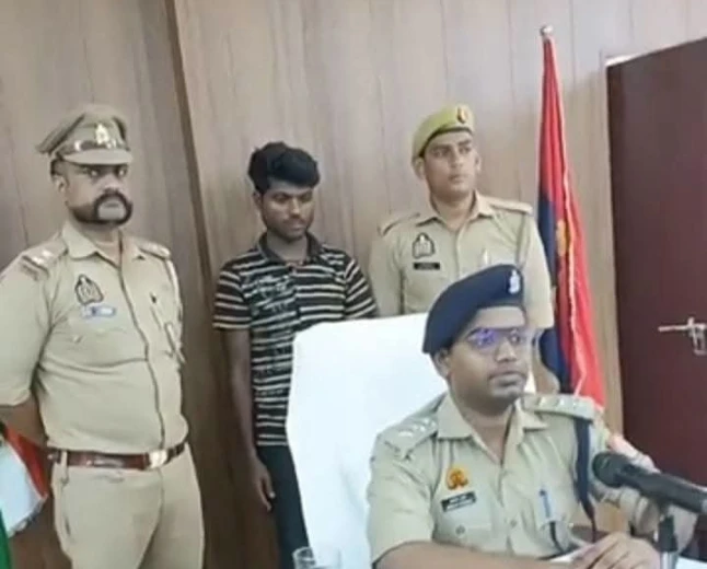 फर्रुखाबाद में रोडवेज बस में महिला का बैग काटकर जेवर और नकदी उड़ाने वाला शातिर गिरफ्तार, दो साथी फरार