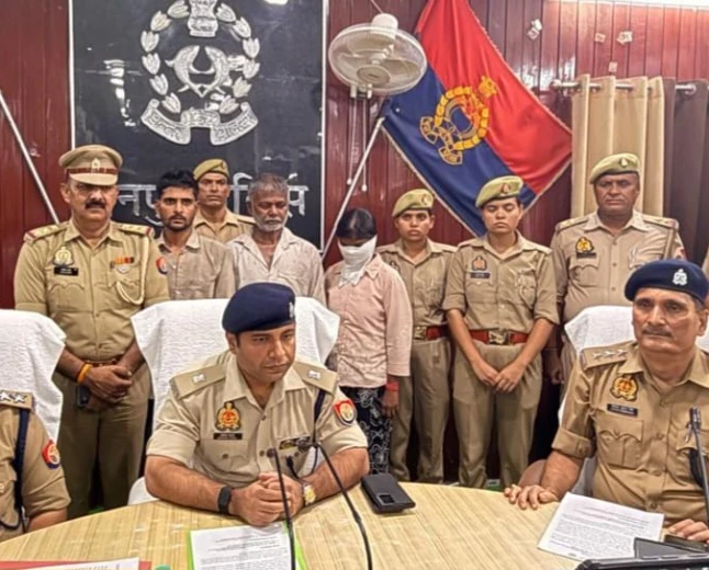 ऑटो में महिला से आभूषण चोरी करने वाले गिरोह के तीन सदस्य गिरफ्तार