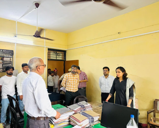 मक्का खरीद केंद्र पर भ्रष्टाचार के गंभीर आरोप: ‘फिंगर प्रिंट’ के नाम पर वसूली की शिकायत, डीएम ने बैठाई जांच