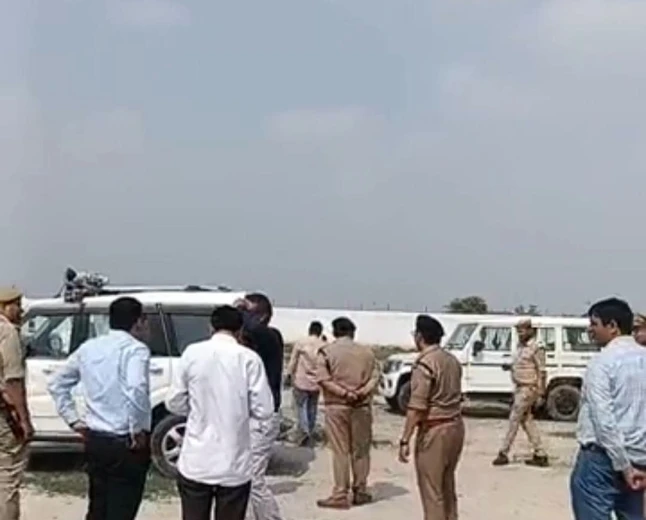 मुख्यमंत्री के संभावित दौरे को लेकर प्रशासन ने कसी कमर, नवाबगंज में तैयारियों का जायजा