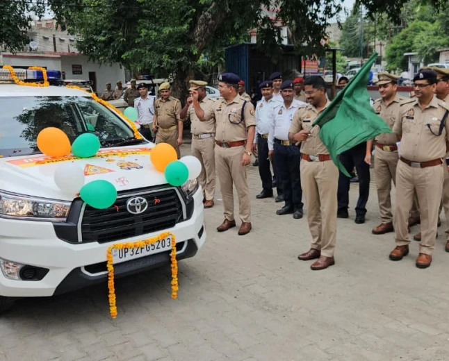 एटा में हाईटेक इंटरसेप्टर वाहन का शुभारंभ, अब ओवरस्पीडिंग और यातायात नियम तोड़ने वालों पर रहेगी डिजिटल नजर