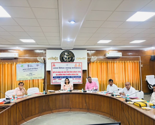 दुनिया की थाली में परोसा जाएगा फर्रुखाबाद का आलू! डीएम ने बनाई एक्सपोर्ट की नई रणनीति, किसानों की आय बढ़ाने की तैयारी