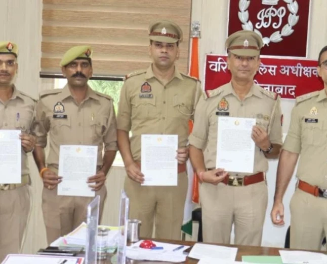 आरव हत्याकांड में त्वरित विवेचना और प्रभावी पैरवी करने वाली शिकोहाबाद पुलिस टीम सम्मानित