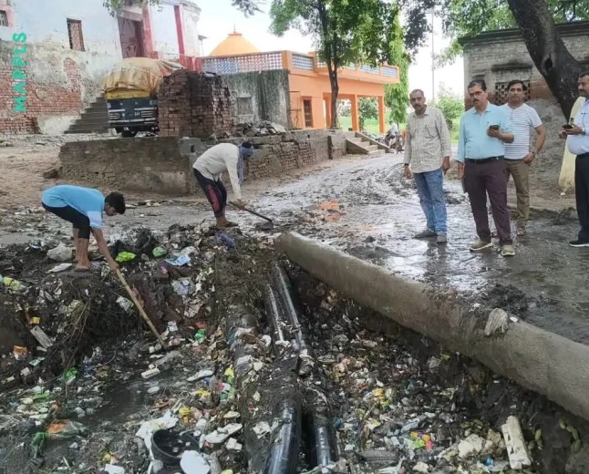 Farrukhabad :  एक्शन मोड में प्रशासन! अब नहीं होगा जलभराव? डीएम ने  अफसरों की लगाई ड्यूटी 