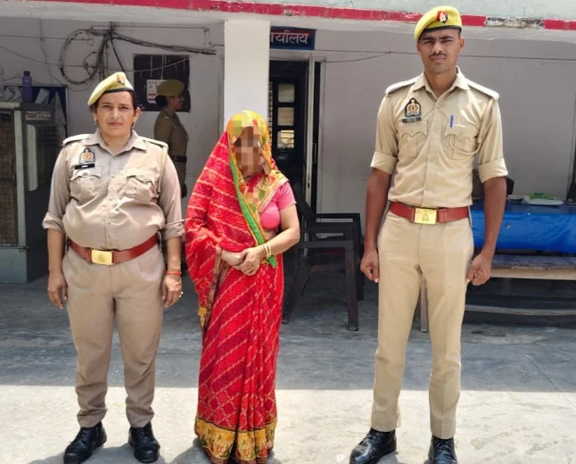 Kasganj news ¾ डीपी एक्ट से सम्बन्धित वांछित अभियुक्ता को सिकंदरपुर वैश्य पुलिस ने किया गिरफ्तार 