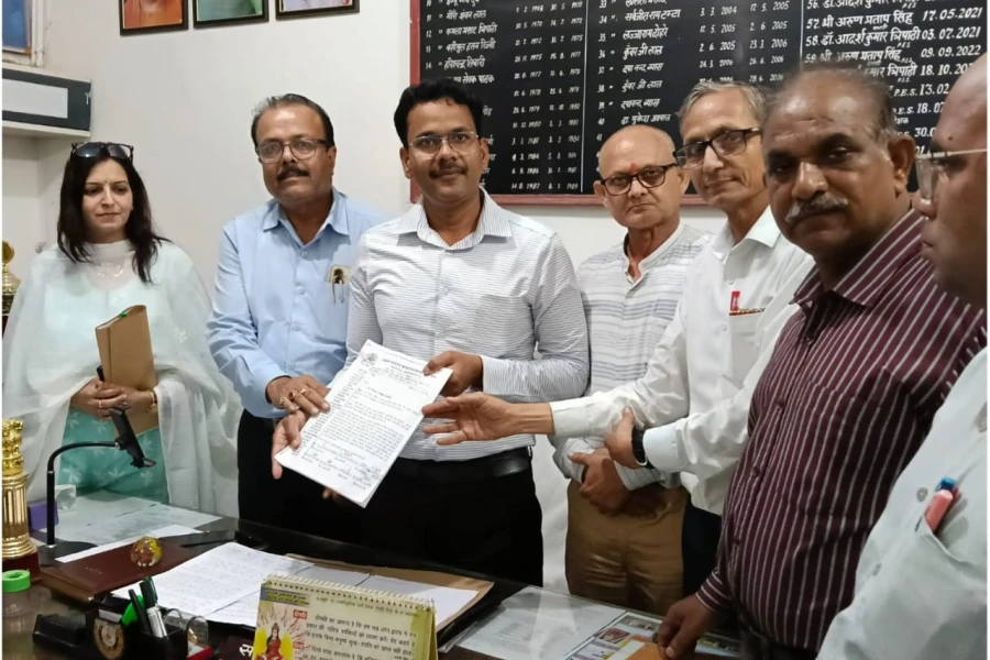 फर्रुखाबाद: कन्या विद्या पीठ की प्राचार्या का निलंबन विवादों में