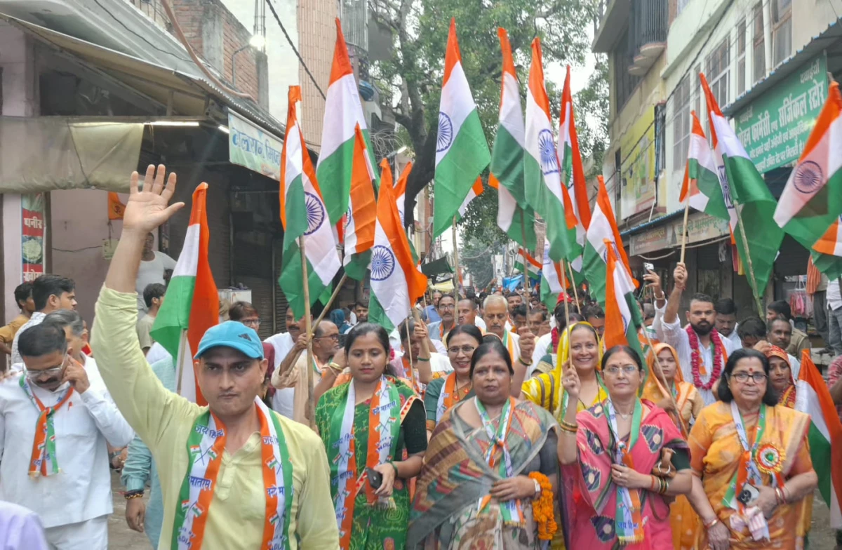 मैनपुरी में देशभक्ति के रंग में रंगा दक्षिणी मंडल: 'हर घर तिरंगा' यात्रा में उमड़ा जनसैलाब