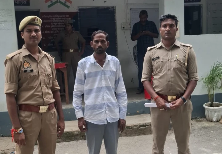 Farrukhabad News : चेक बाउंस मामले में ग्राम प्रधान गिरफ्तार, न्यायालय ने भेजा जेल