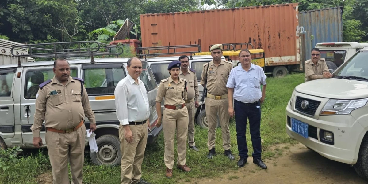 मैनपुरी में यातायात पुलिस का विशेष चेकिंग अभियान, 10 चालान और 5 गाड़ियां सीज