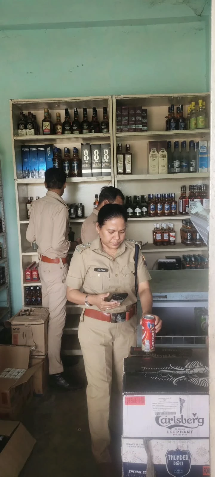 फर्रुखाबाद: बाढ़ प्रभावित इलाकों में आबकारी विभाग की छापेमारी