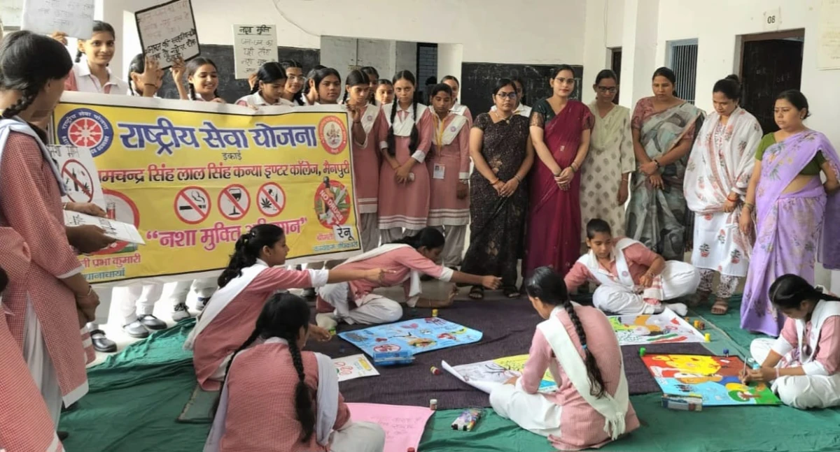 नशा मुक्ति अभियान, बने जन-जन की पहचान: कुँवर आर. सी. कन्या इंटर कॉलेज में निकाली गई जागरूकता रैली