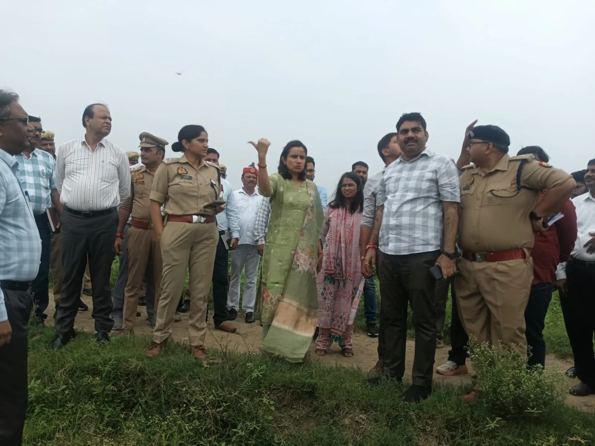 फर्रुखाबाद: सीएम योगी के डबरी दौरे की तैयारी, बाढ़ प्रभावितों में जगी उम्मीद